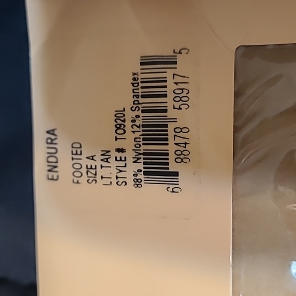 Bloch Endura Footed Ladies tights sz A, NWT - Picture 2 of 3